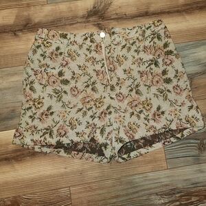 SHEIN Tapestry Shorts Size Large NWT